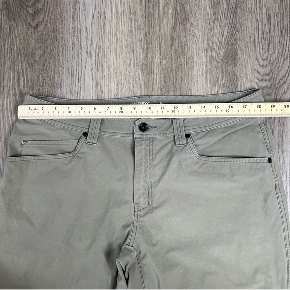 ARC'TERYX Levon Pants Men’s 36x32 Green Performance DWR Stretch Outdoors Hiking - Picture 8 of 10